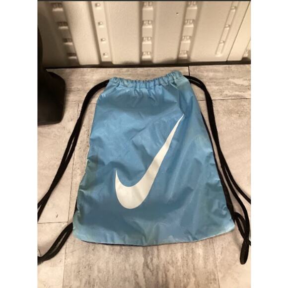 Nike Team Training Home and Away Gym Lightweight Training Sack for Sports - Picture 1 of 5